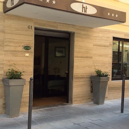 Hotel Touring Ліворно Екстер'єр фото