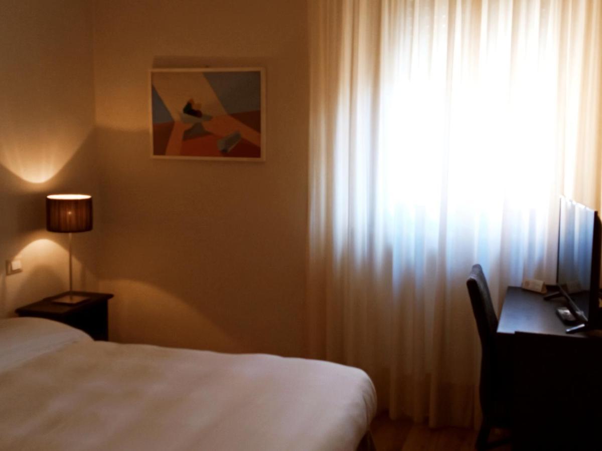 Hotel Touring Ліворно Екстер'єр фото