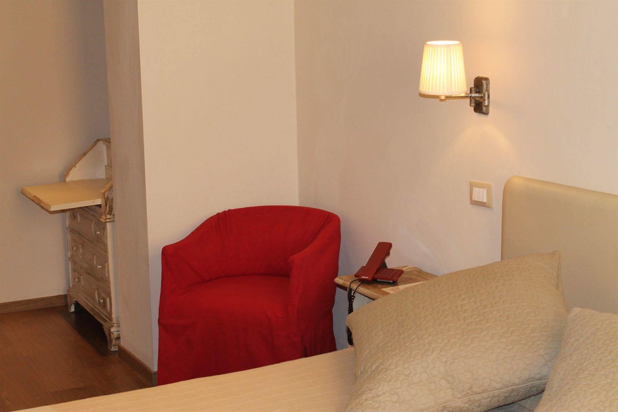 Hotel Touring Ліворно Екстер'єр фото